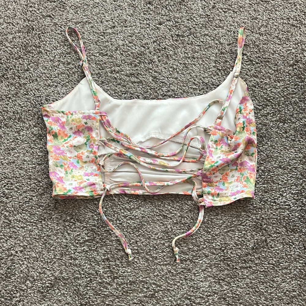FLORAL TOP - Picture 2 of 3